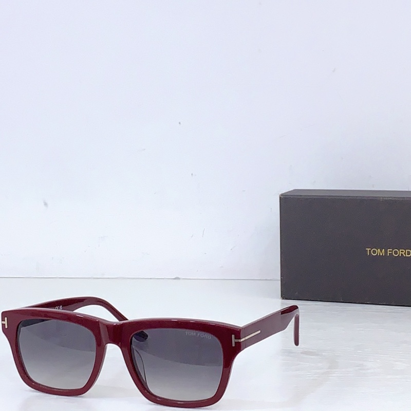 Солнцезащитные очки Tom Ford FT1303
