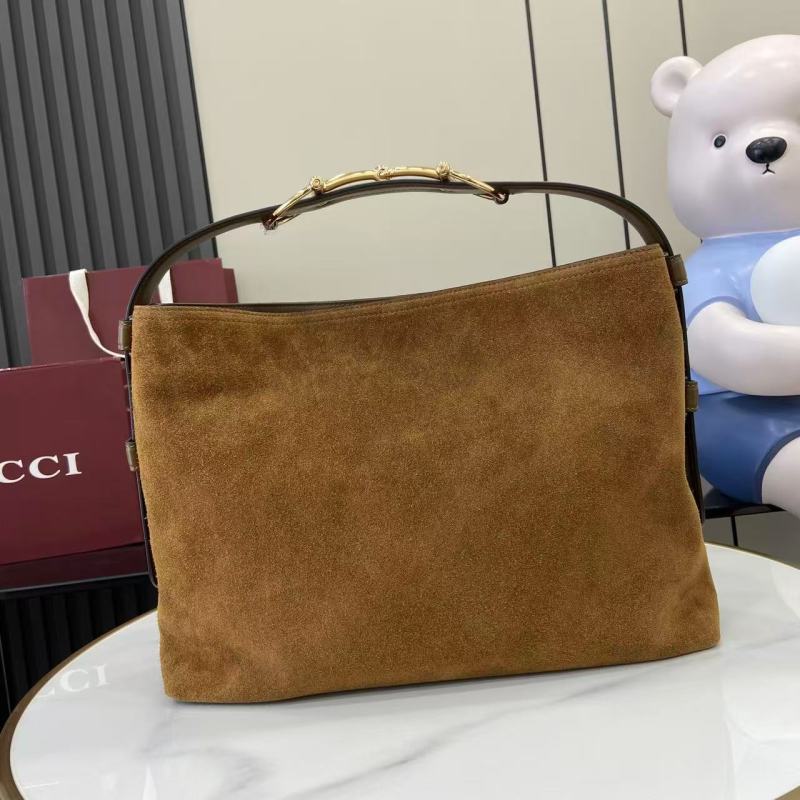 Сумка Gucci из замши с бамбуковой ручкой