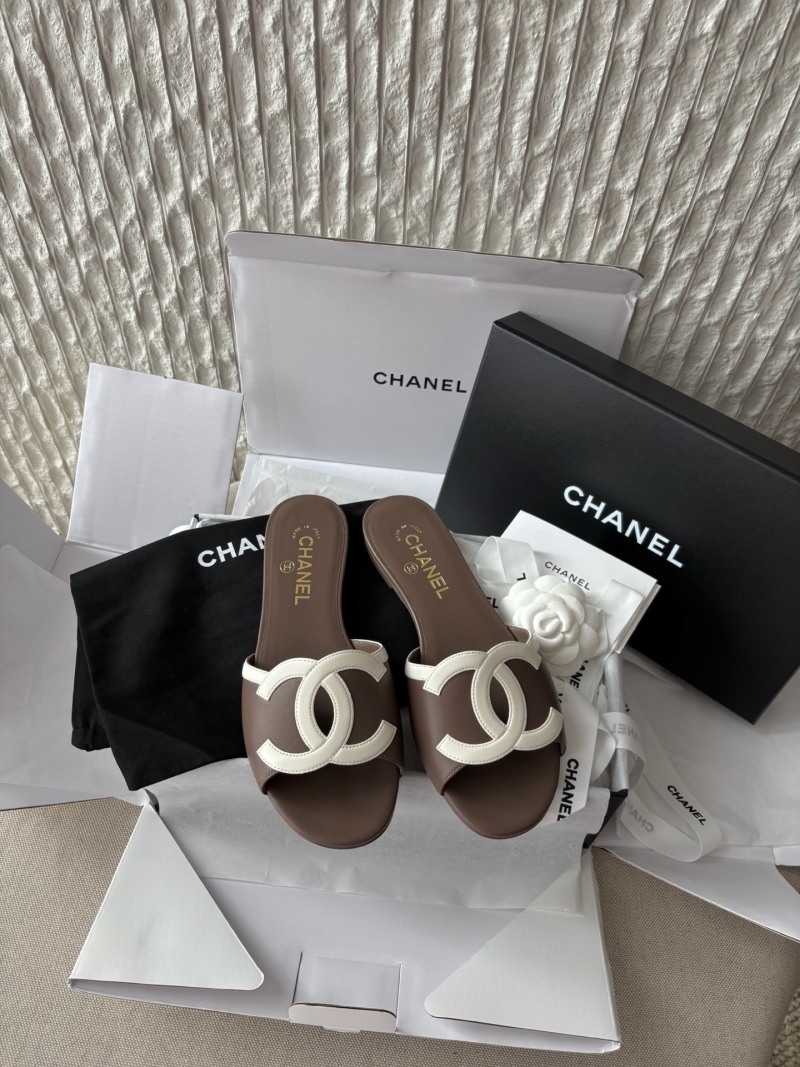 Женские кожаные сандалии с монограммой Chanel