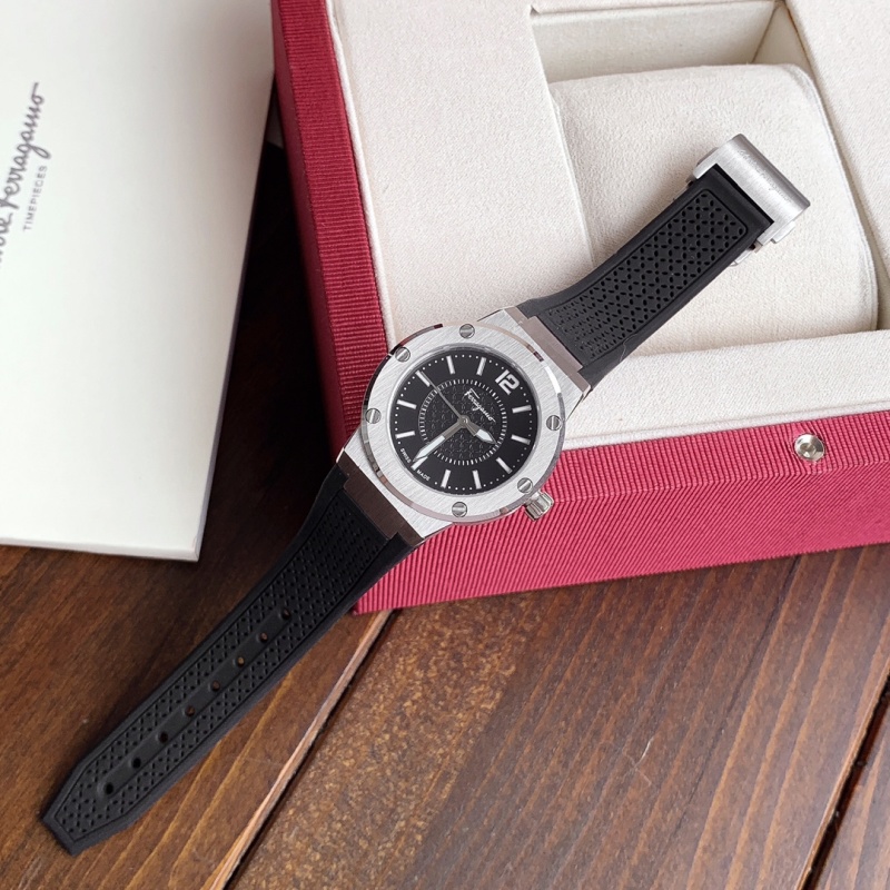 Часы Ferragamo