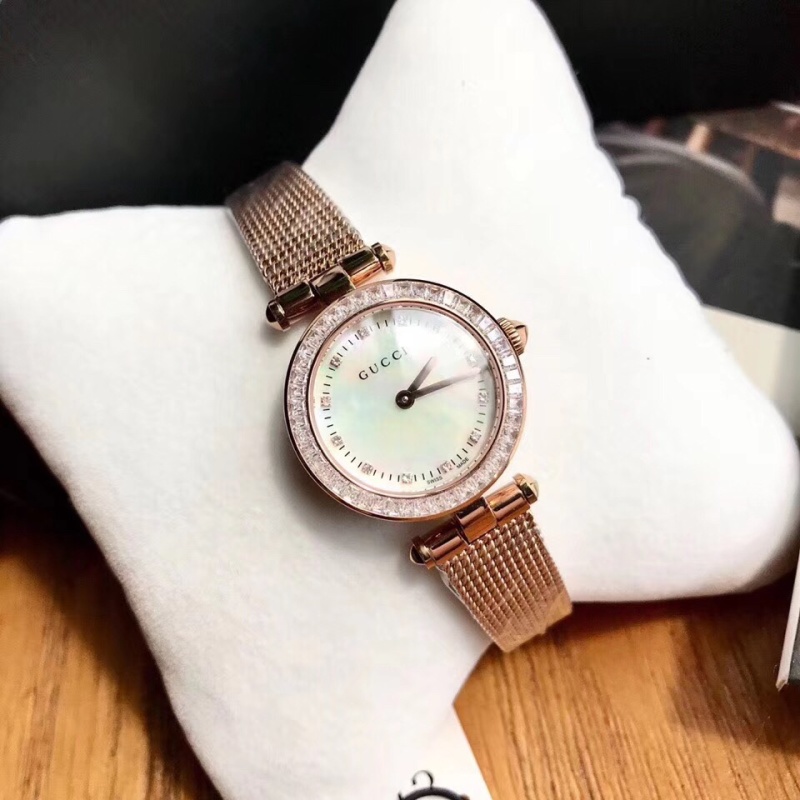 Часы Gucci