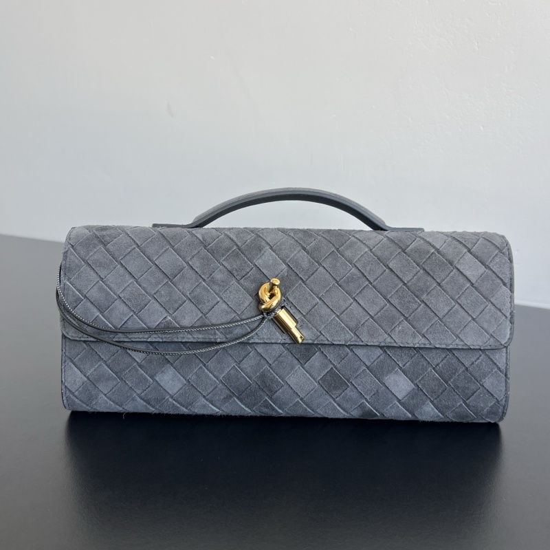 Клатч Bottega Veneta из замши