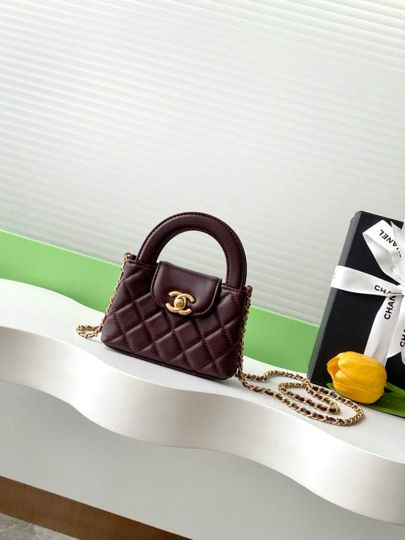 Мини сумка Kelly из кожи с золотой фурнитурой Chanel