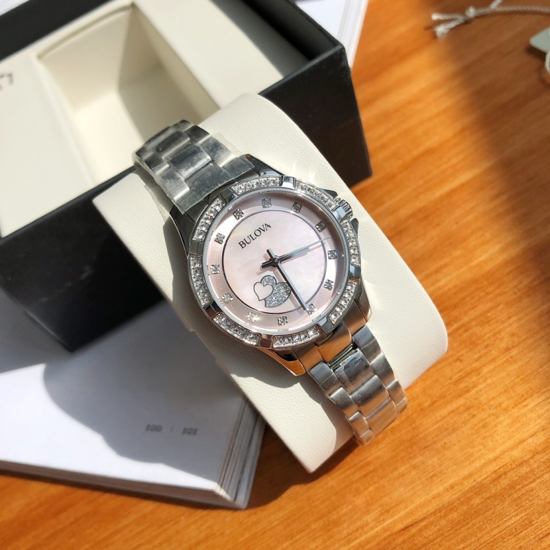 Часы Swarovski