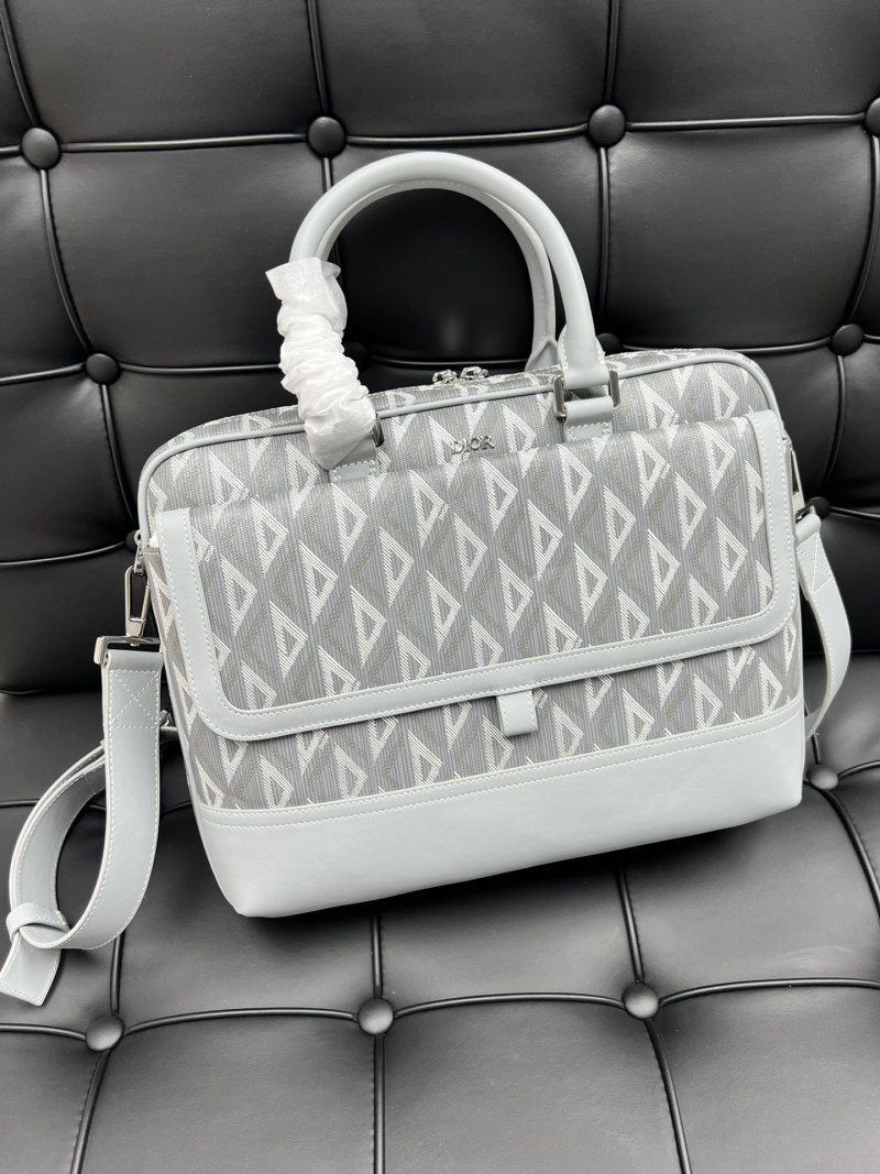 Портфель Dior с монограммой Hit the Road