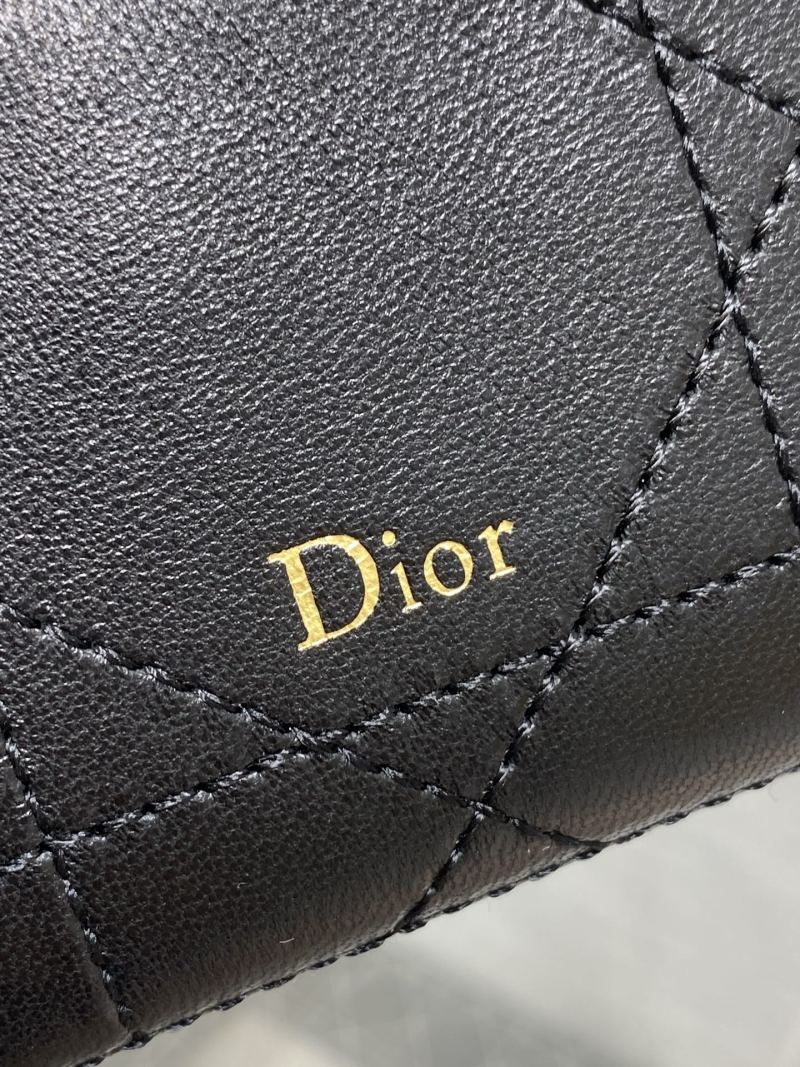 Черная сумка Dior с цепочкой