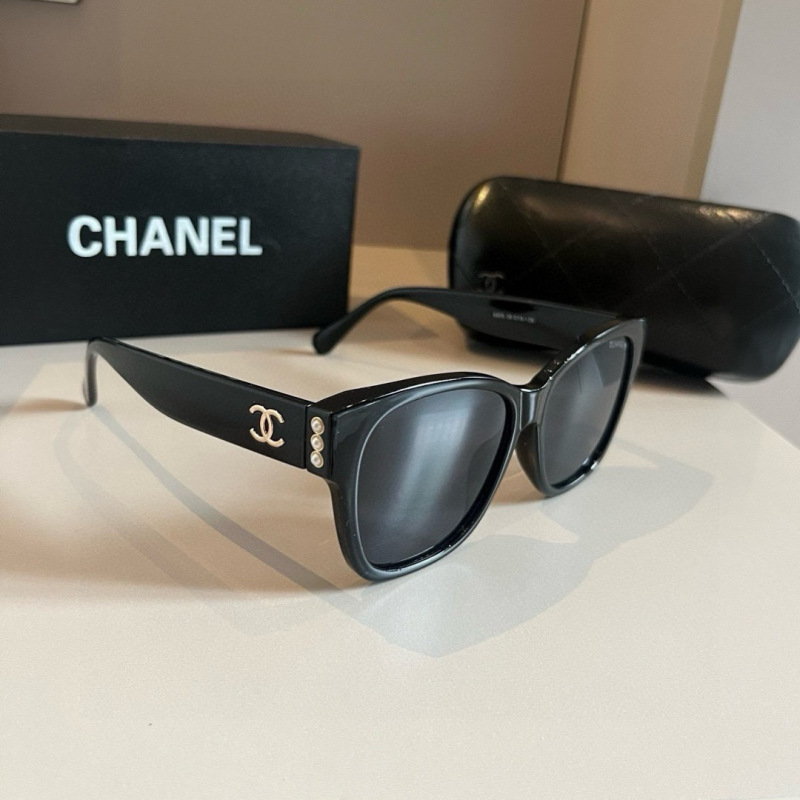 Солнцезащитные очки Chanel, черные квадратные с декором