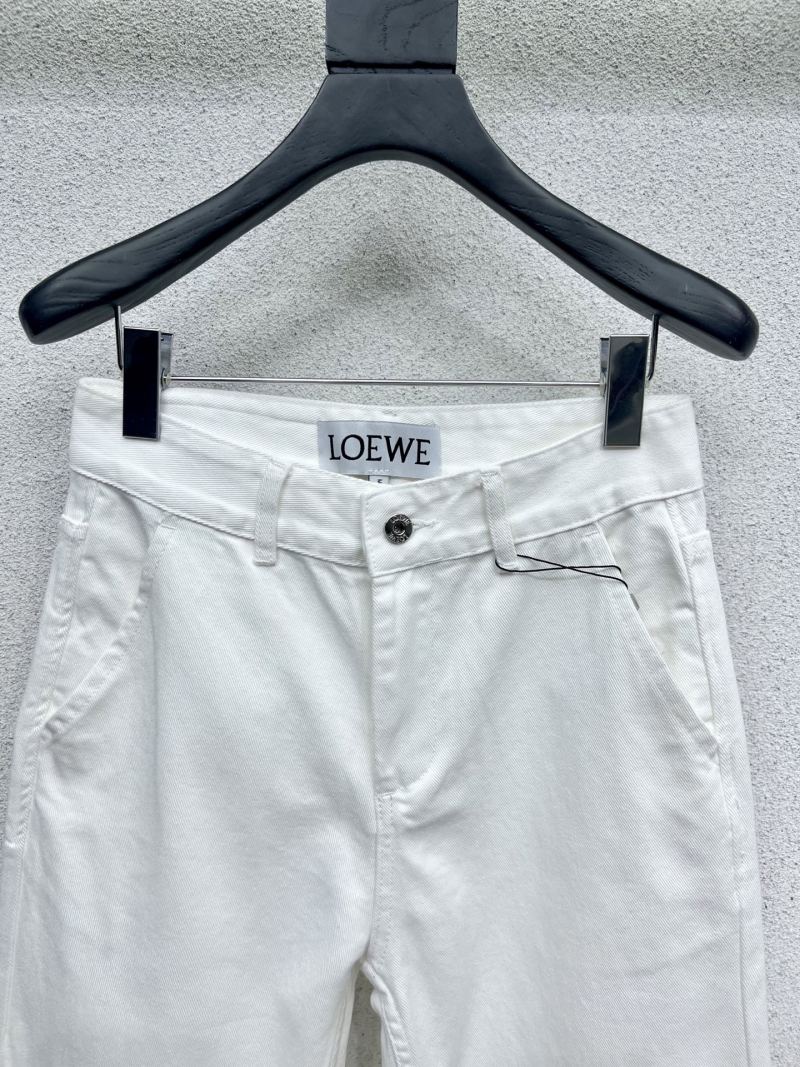 Белые джинсы с вышивкой Loewe
