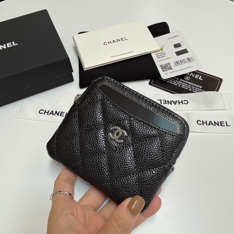Кожаный кошелек с классической стеганой фактурой Chanel