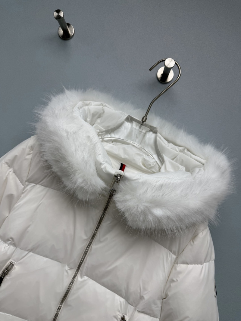 Пуховик Moncler