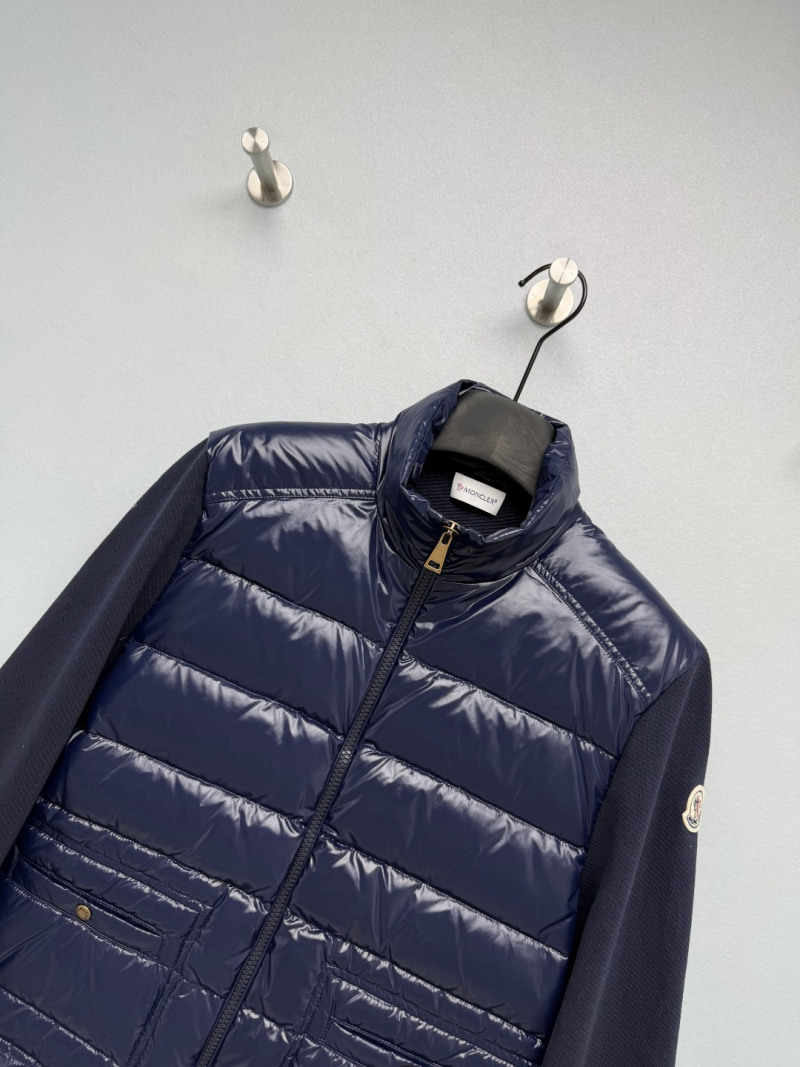 Пуховик Moncler с контрастными рукавами