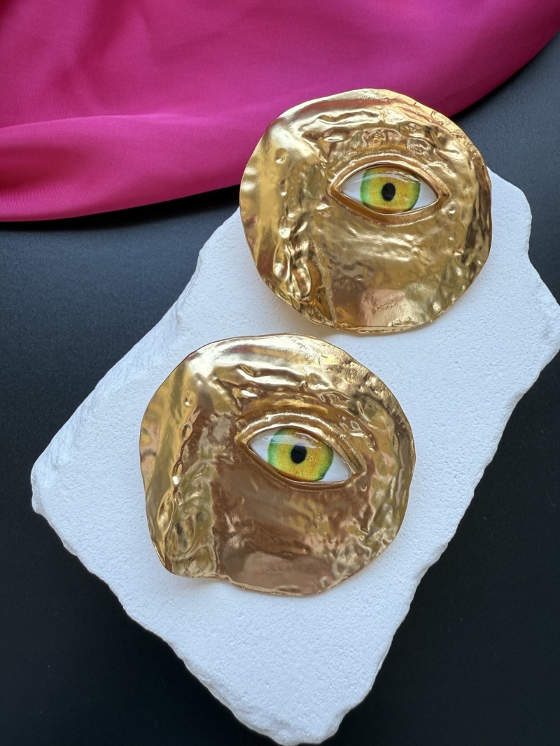 Серьги в виде глаз Schiaparelli