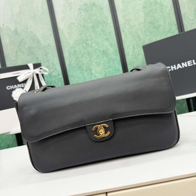 Черная кожаная сумка Chanel