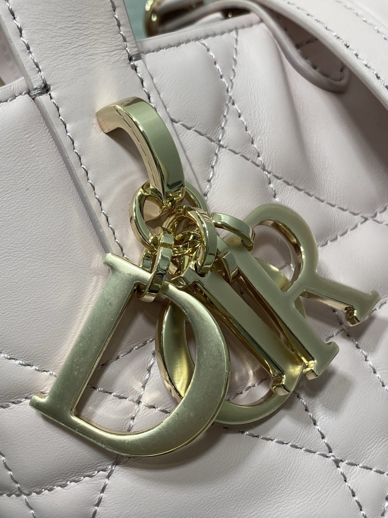 Сумка Dior Lady Dior розовая