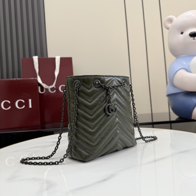 Сумка Gucci с цепочкой и кисточкой