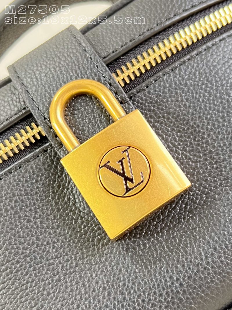 Черная кожаная сумка с золотым замком и ручкой Louis Vuitton
