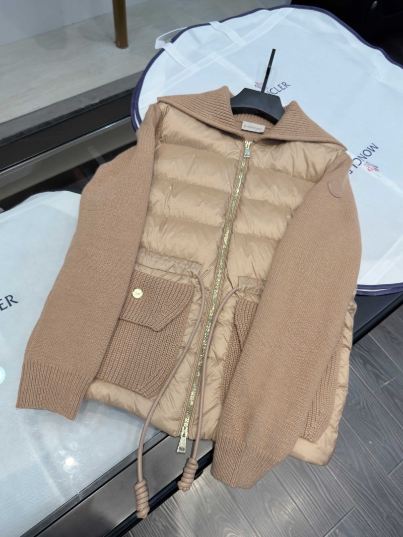 Пуховик Moncler