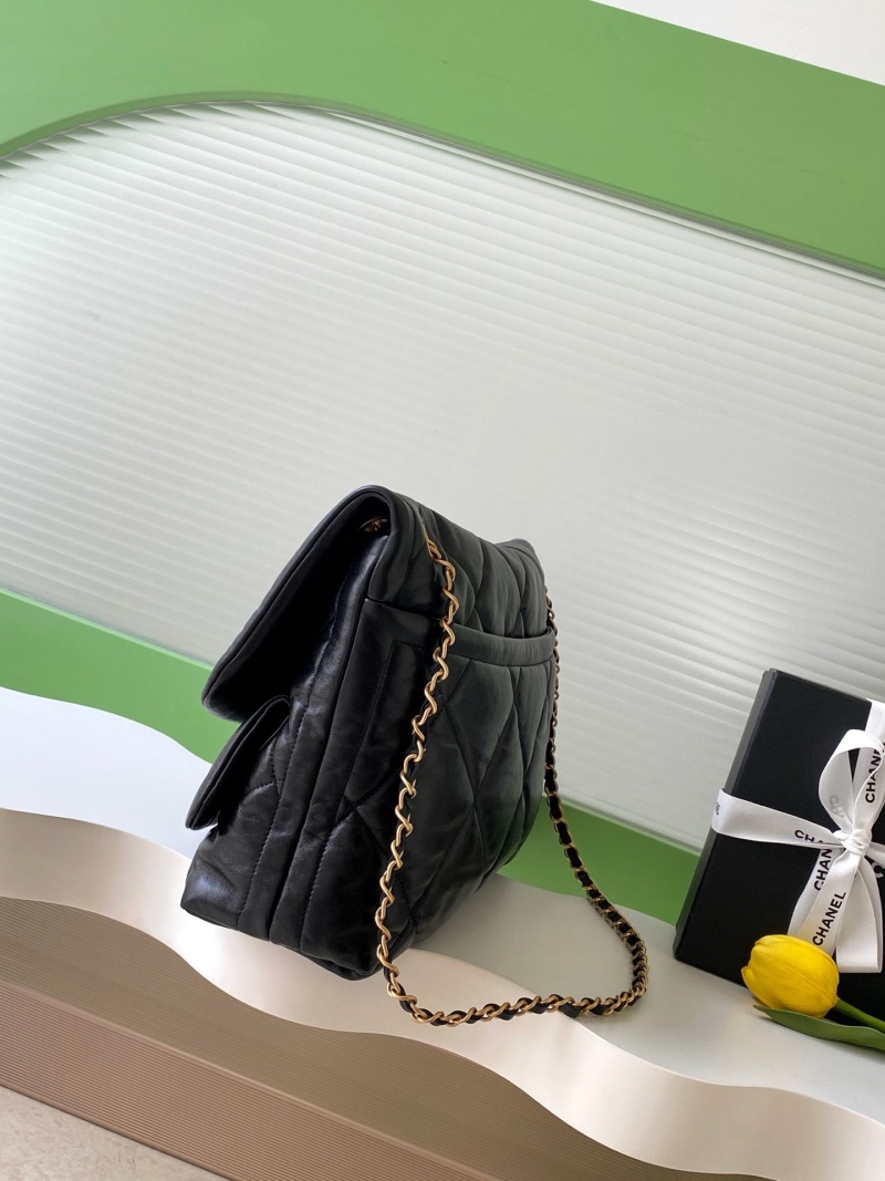 Черная классическая сумка Chanel с цепочкой