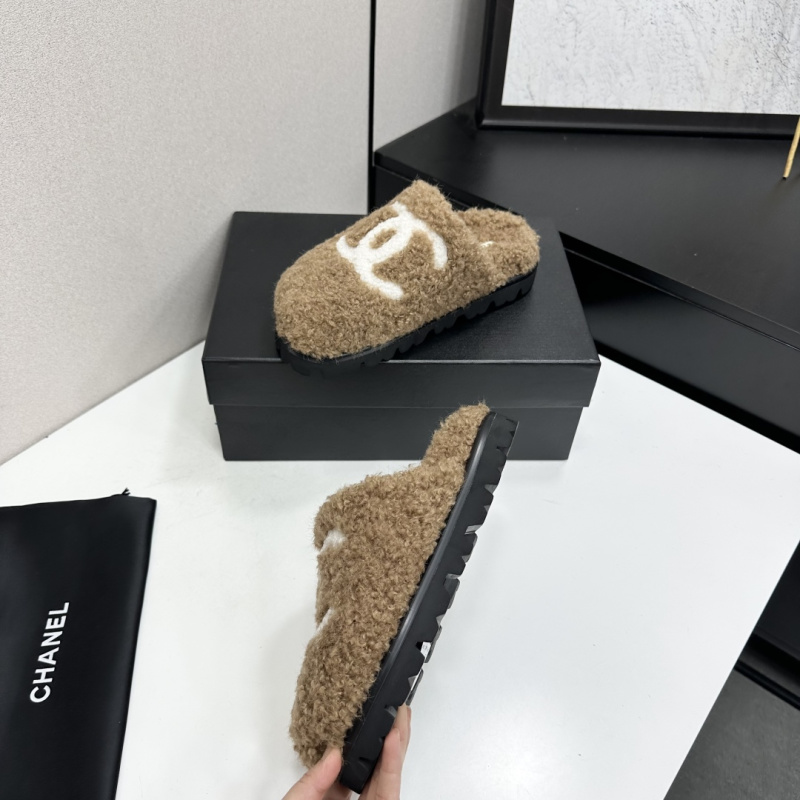 Шлёпанцы Chanel