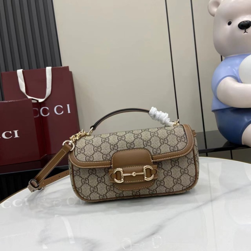 Сумка Gucci с монограммой и ремешком