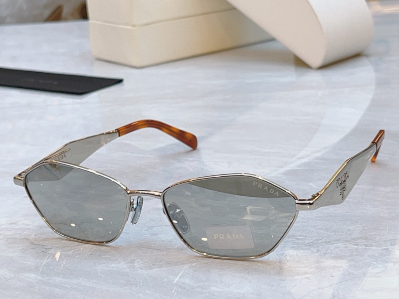 Солнцезащитные очки Prada модель PR D50S