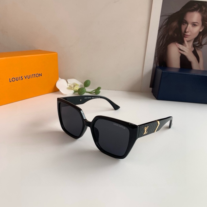 Солнцезащитные очки Louis Vuitton с крупной оправой