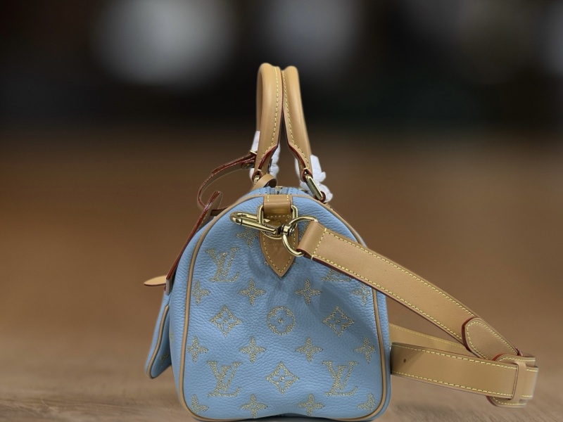 Сумка Louis Vuitton с монограммой