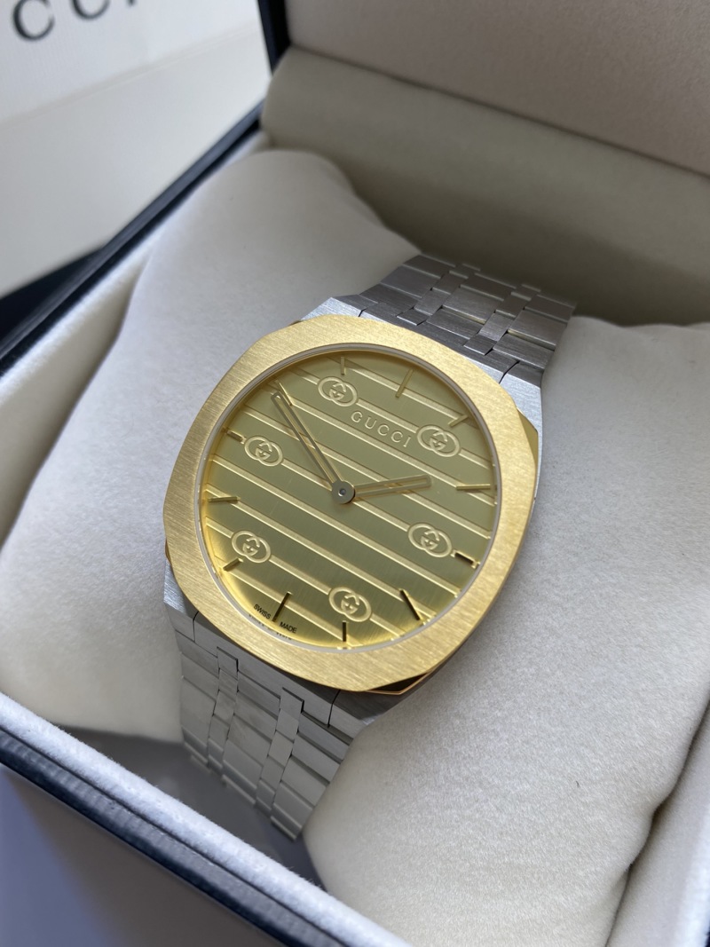 Часы Gucci