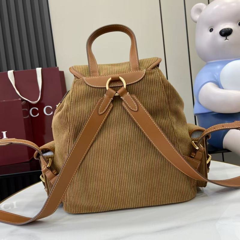Рюкзак Miu Miu из вельвета бежевый