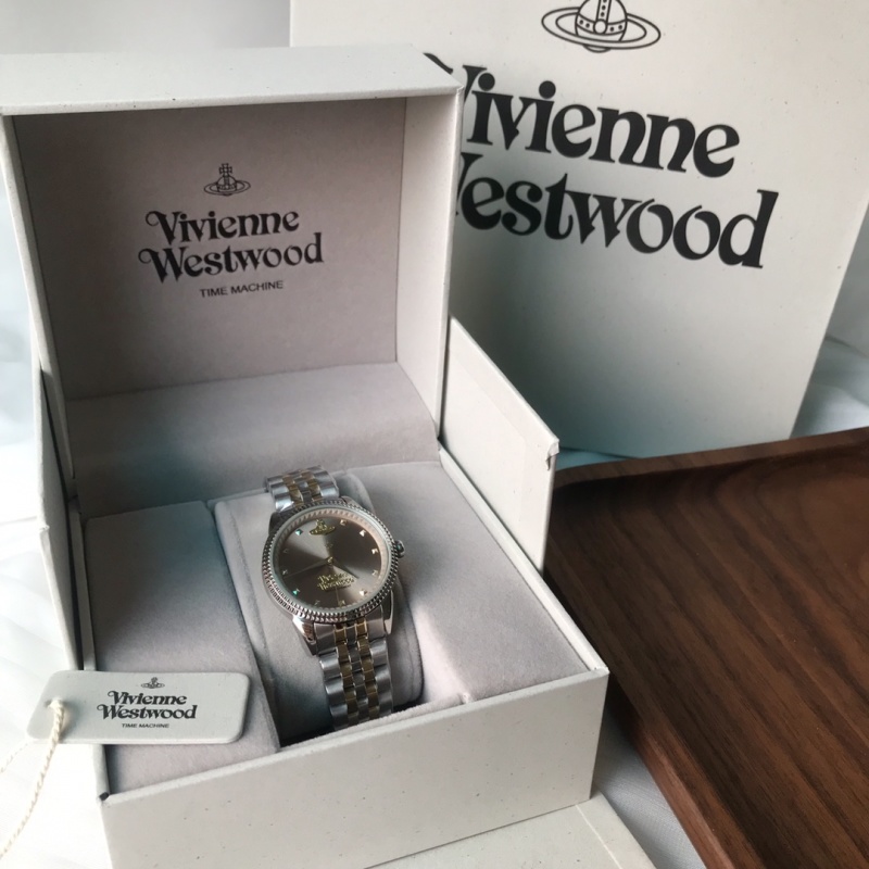 Часы Vivienne Westwood