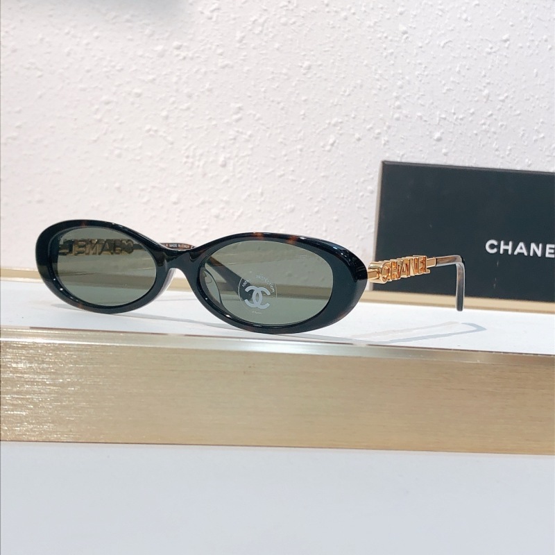 Солнцезащитные очки Chanel модель 5565