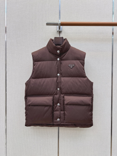 Жилет Prada