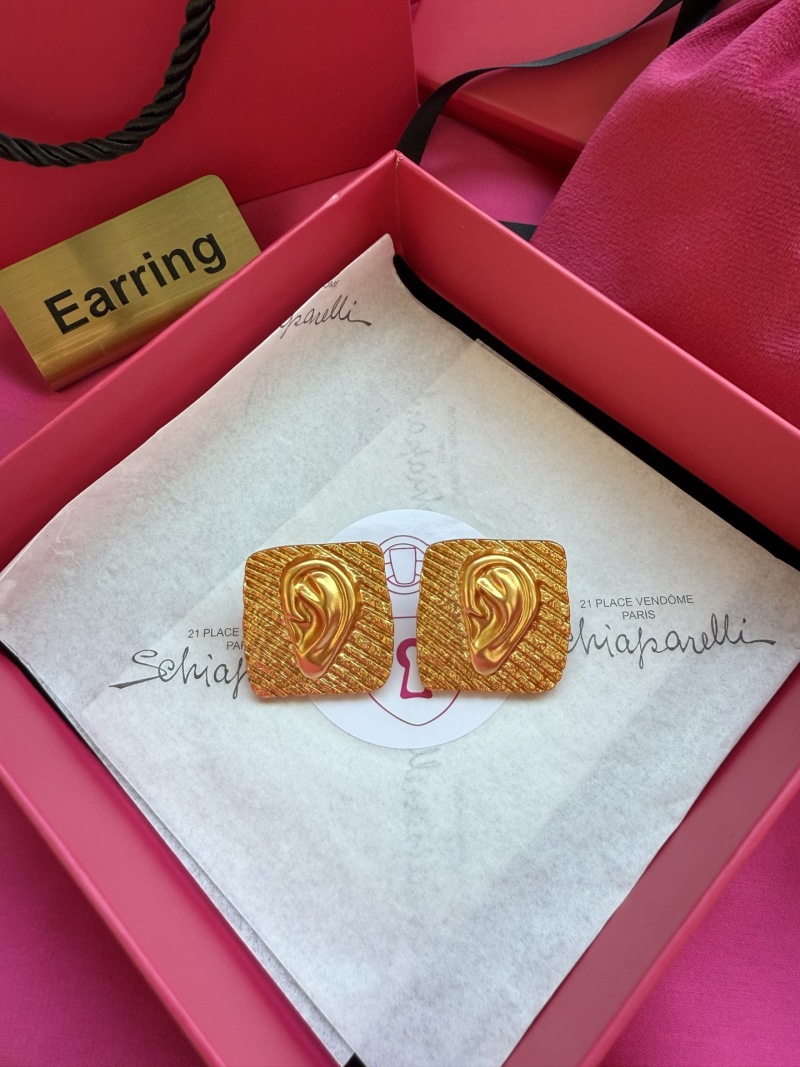 Серьги в виде ушей Schiaparelli