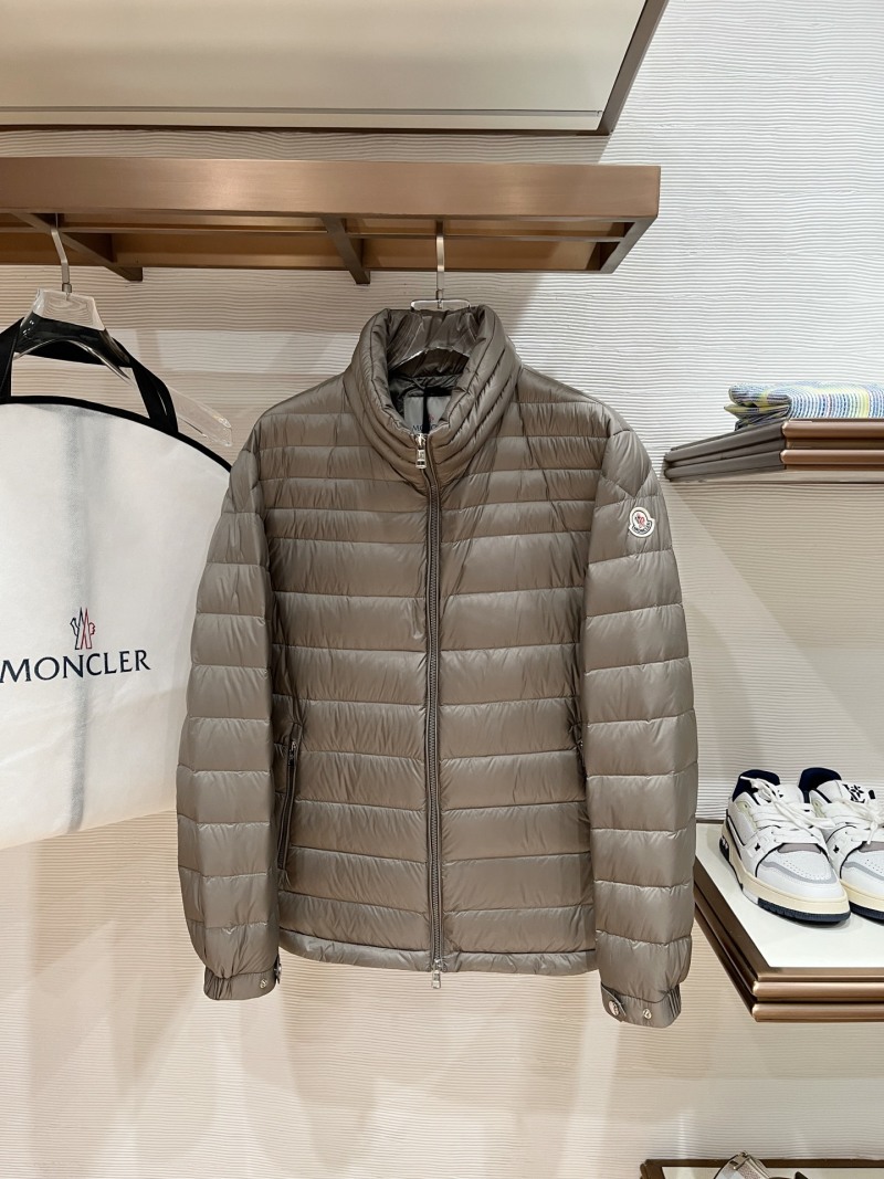 Пуховик Moncler