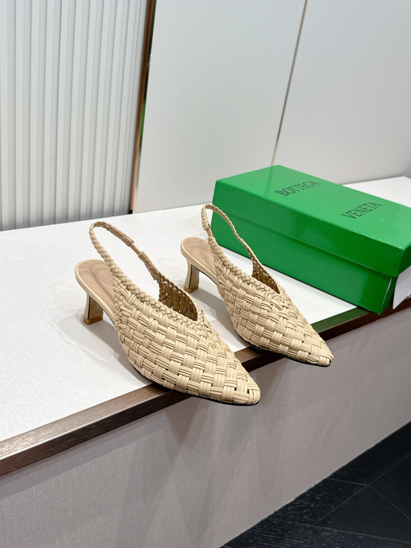 Плетеные женские босоножки на каблуке Bottega Veneta