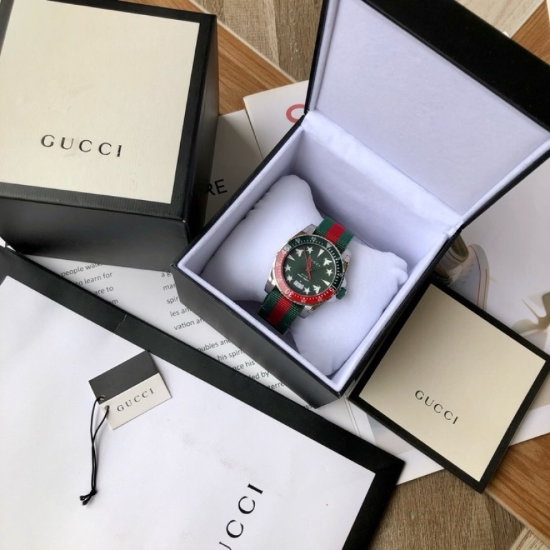 Часы Gucci