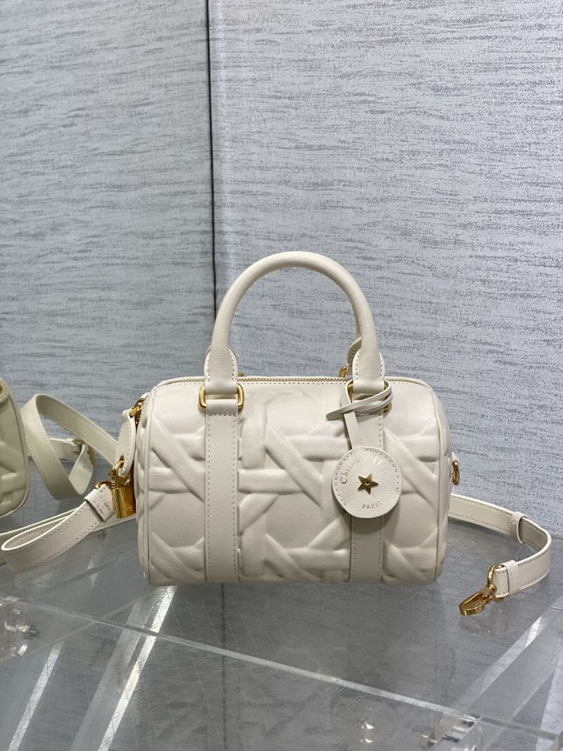 Сумка-багет Dior White
