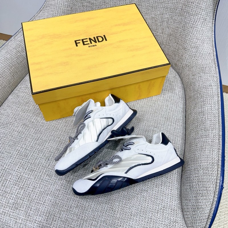 Стильные кроссовки FENDI с декоративными элементами