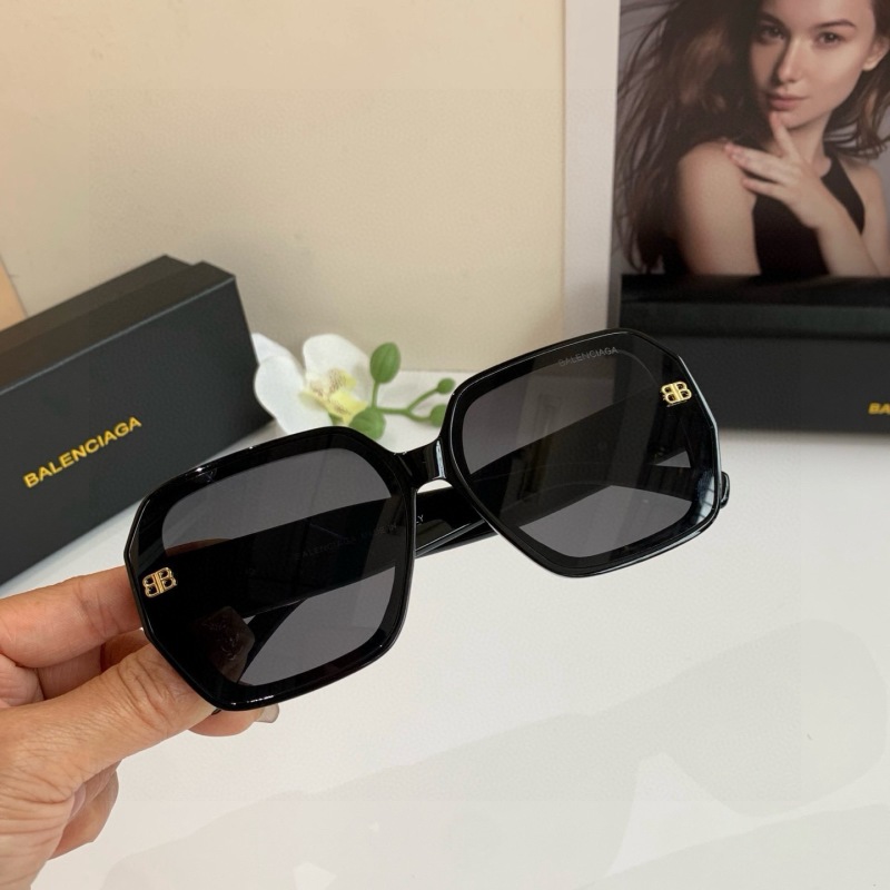 Солнцезащитные очки Balenciaga квадратной формы