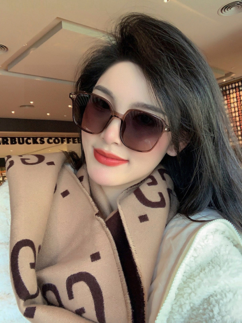 Солнцезащитные очки Gucci, модель G7231