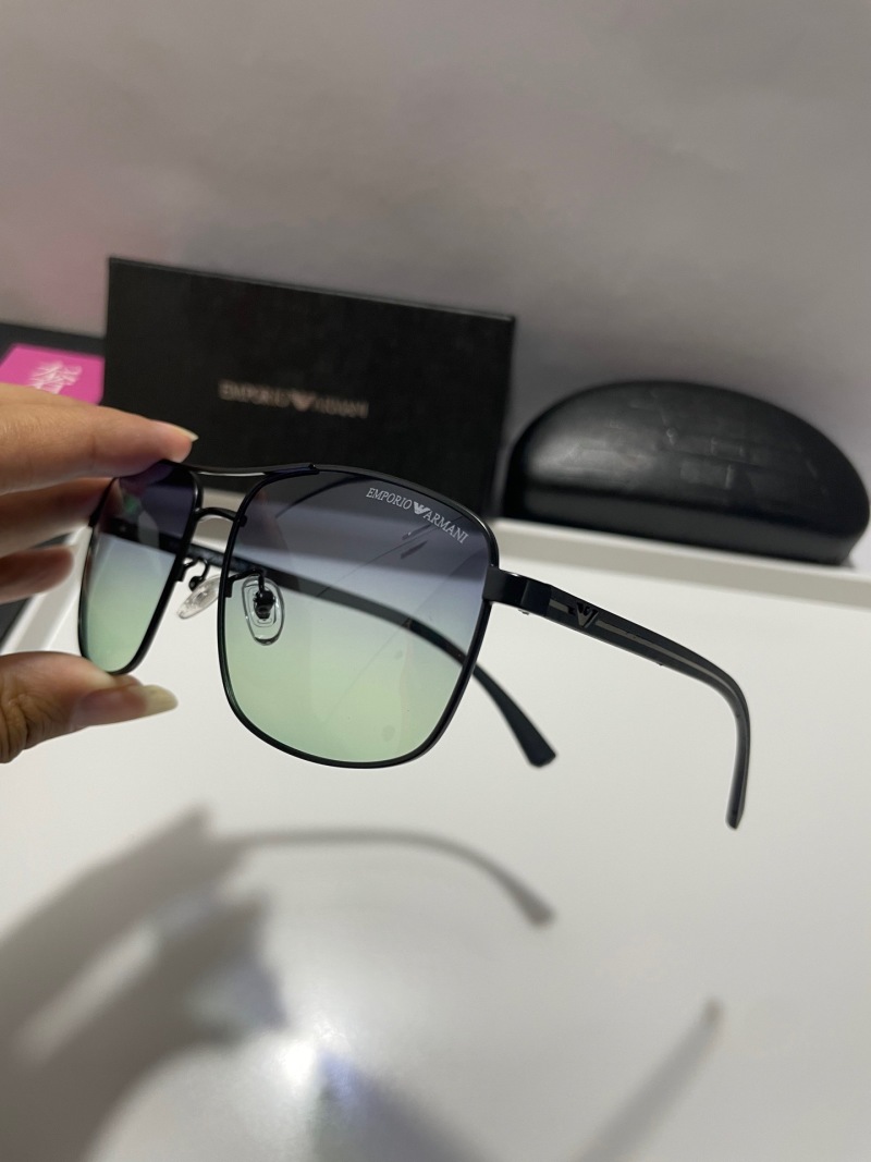 Солнцезащитные очки Emporio Armani