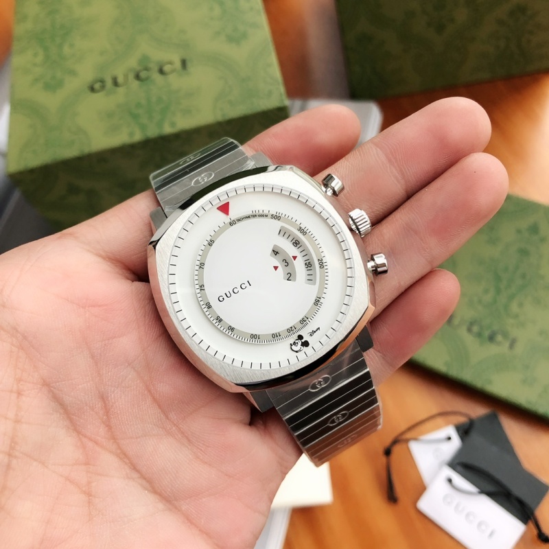 Часы Gucci