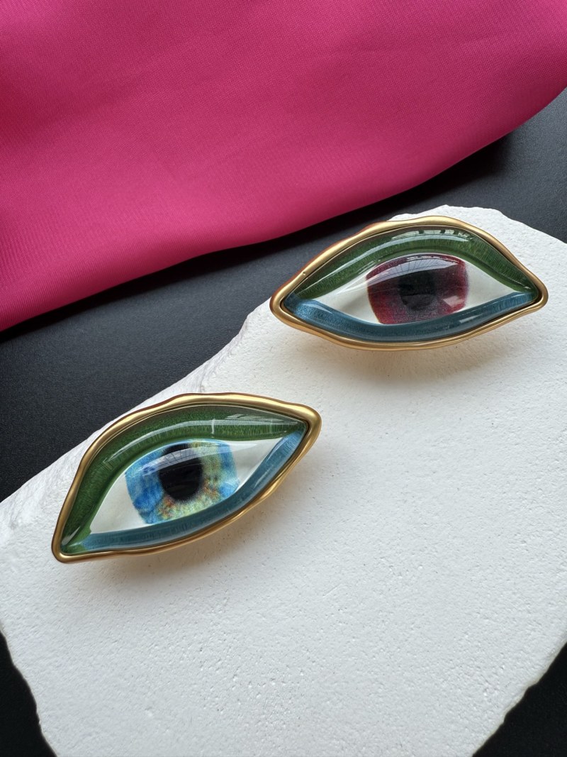 Серьги в форме глаз Schiaparelli