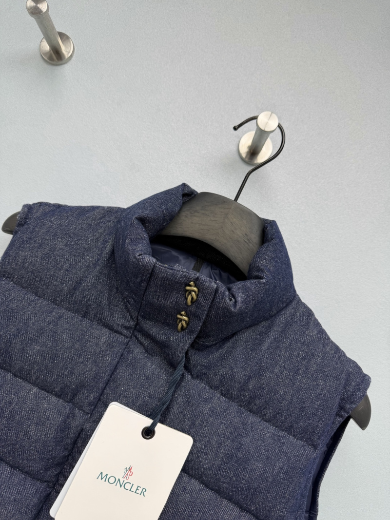 Жилет Moncler