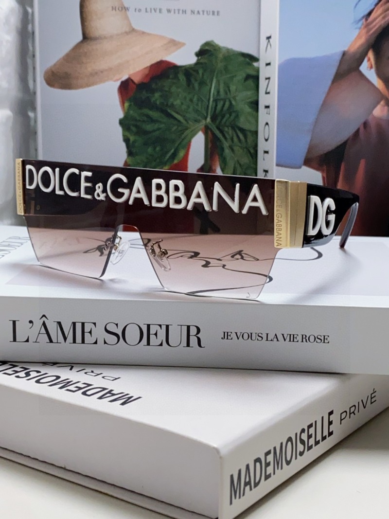 Солнцезащитные очки Dolce&Gabbana с крупной надписью на дужке Dolce & Gabbana
