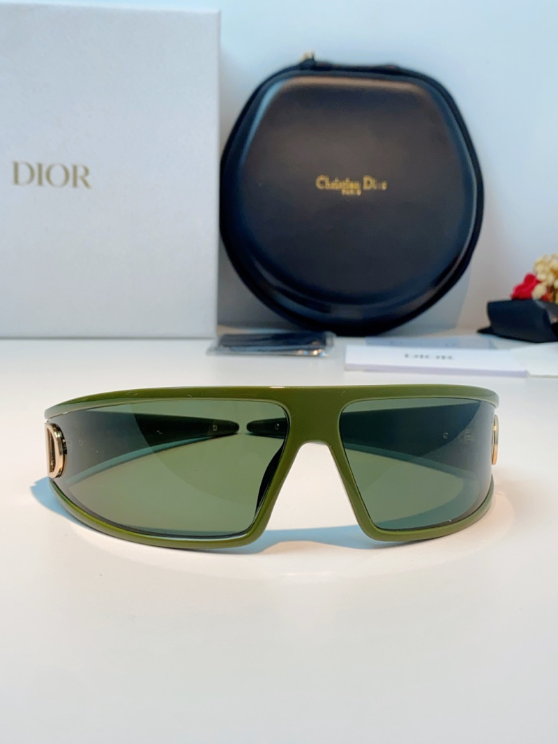 Солнцезащитные очки Dior в стиле авиатор