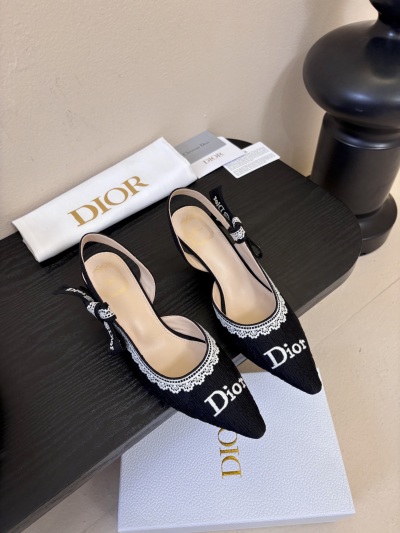 Женские черные туфли Dior с вышивкой