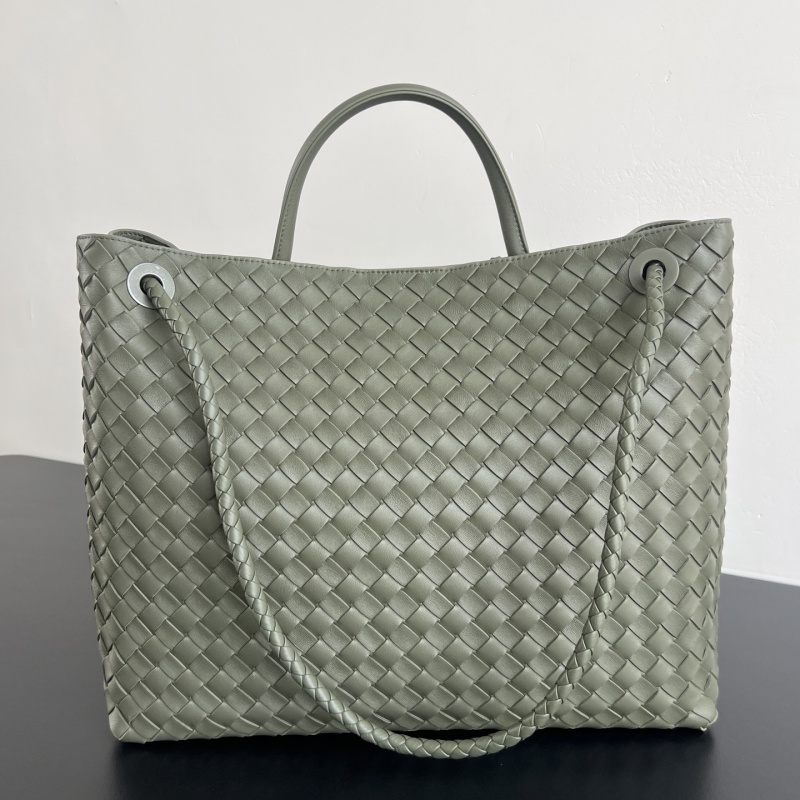 Сумка Bottega Veneta Andiamo плетение интаччио