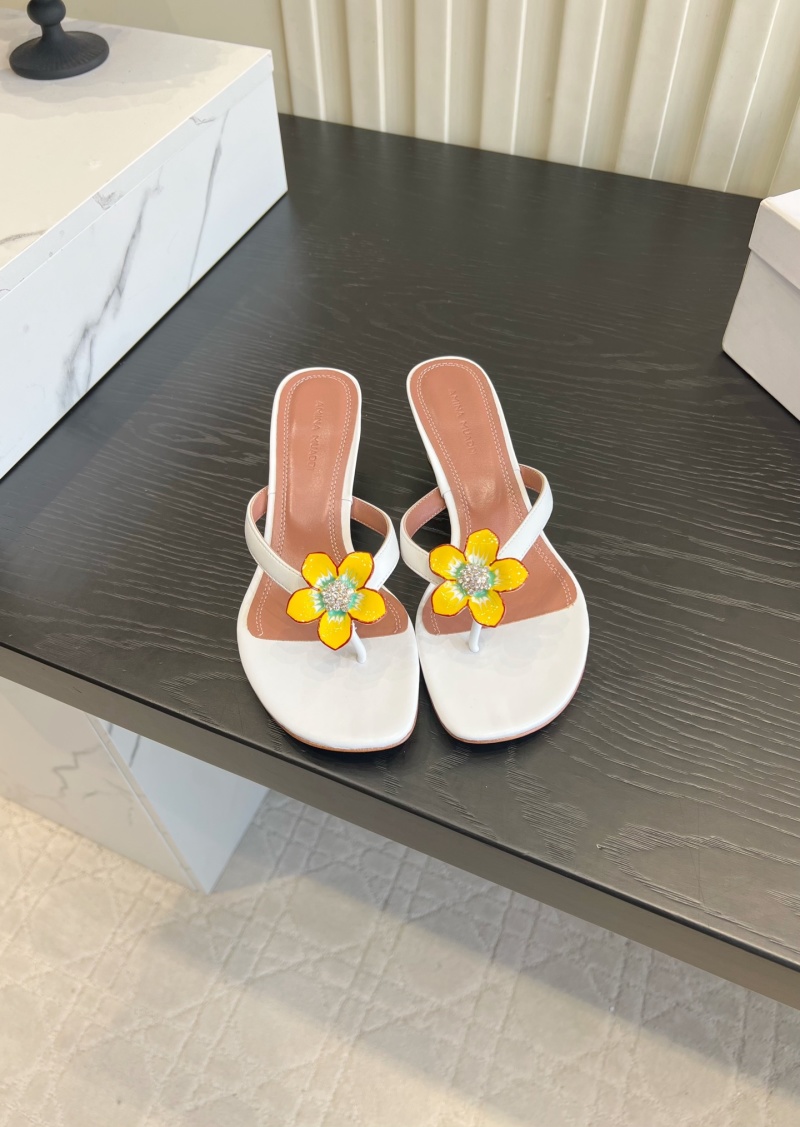 Мюли Amina Muaddi