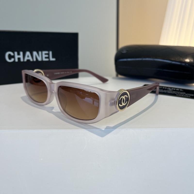 Солнцезащитные очки Chanel